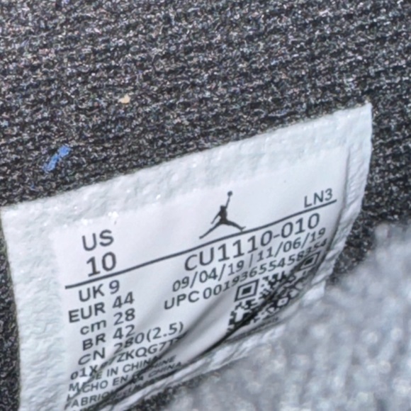 Black cat 4s. - Picture 4 of 12